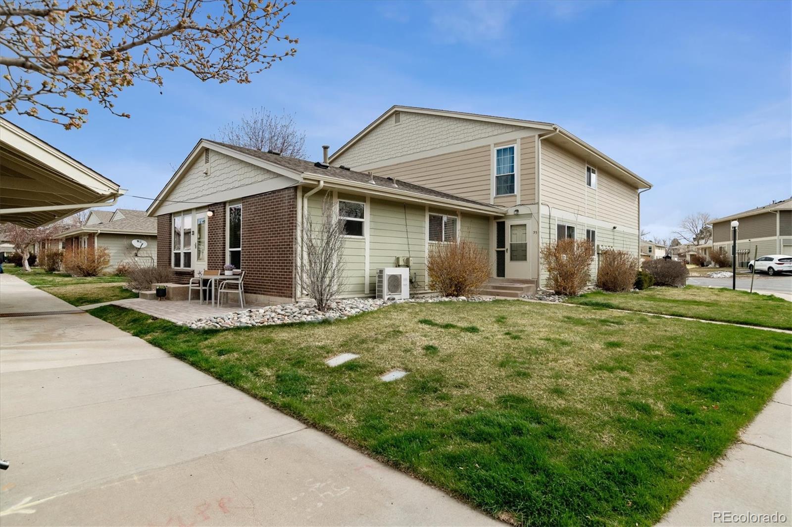 1250 s monaco parkway, Denver sold home. Closed on 2024-05-23 for $320,000.