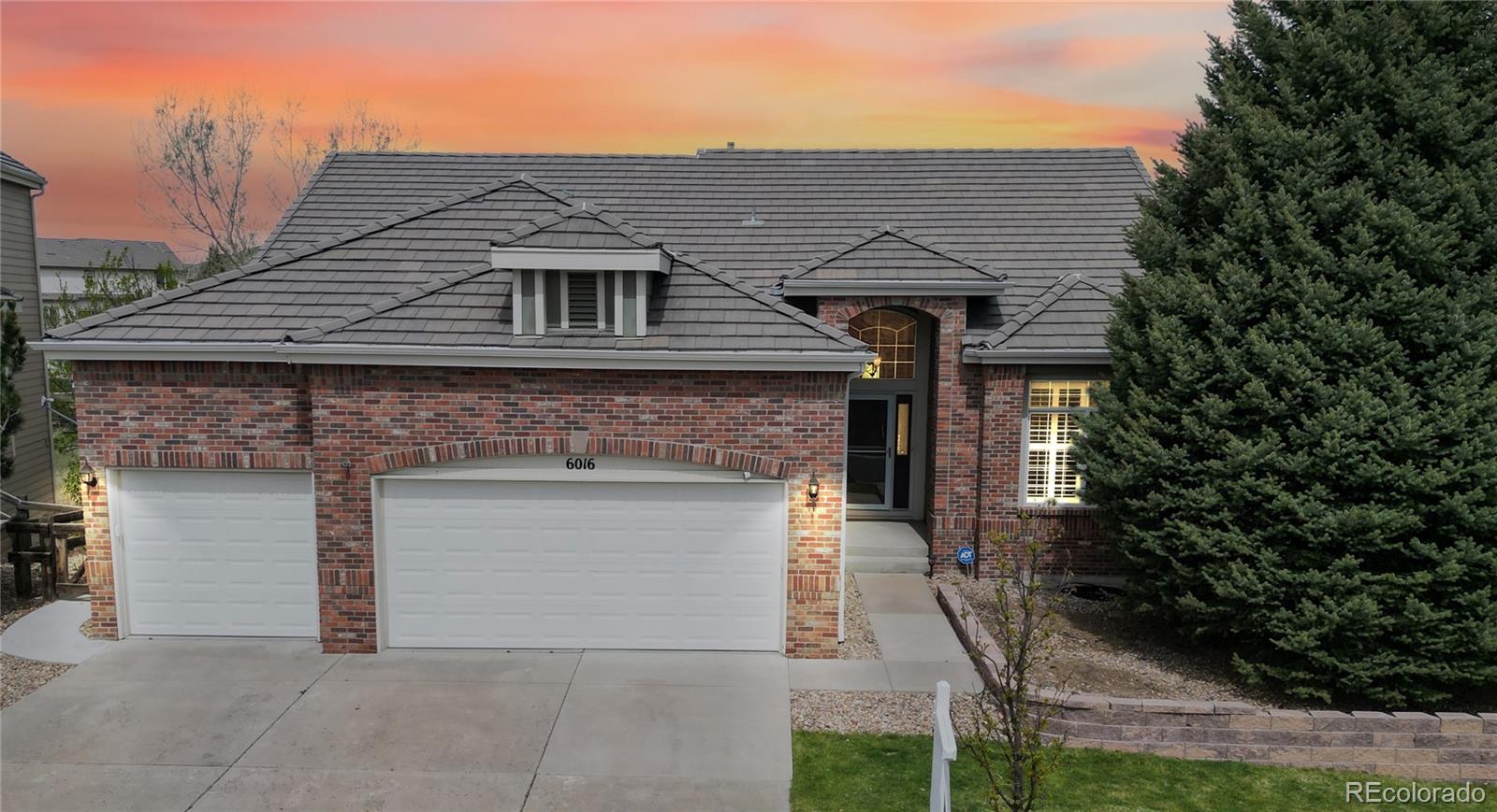 6016 S Telluride Circle, aurora MLS: 6613598 Beds: 5 Baths: 3 Price: $765,000