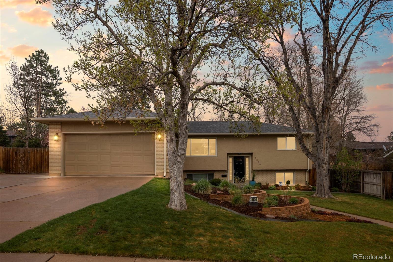 2854 S Golden Way, denver MLS: 9966250 Beds: 4 Baths: 2 Price: $630,000