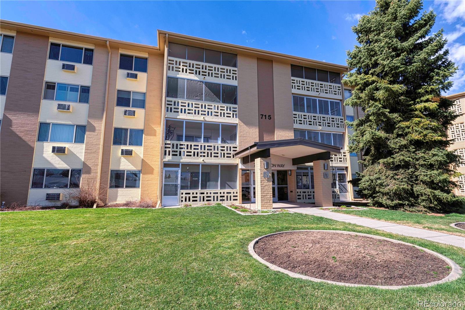 715 S Alton Way 5A, Denver  MLS: 7490565 Beds: 2 Baths: 2 Price: $210,000