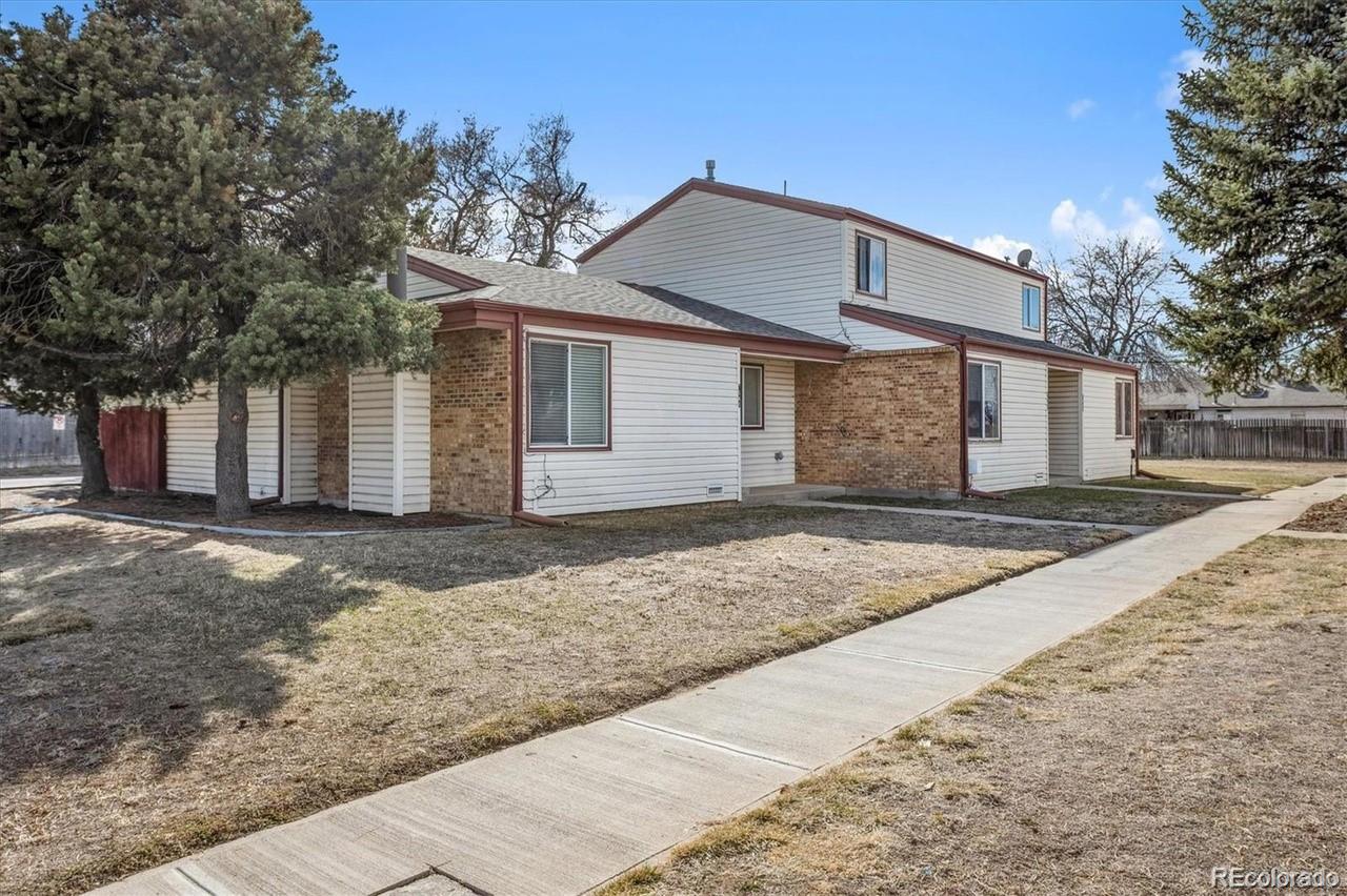 7543  leyden street, commerce city sold home. Closed on 2024-04-26 for $265,000.