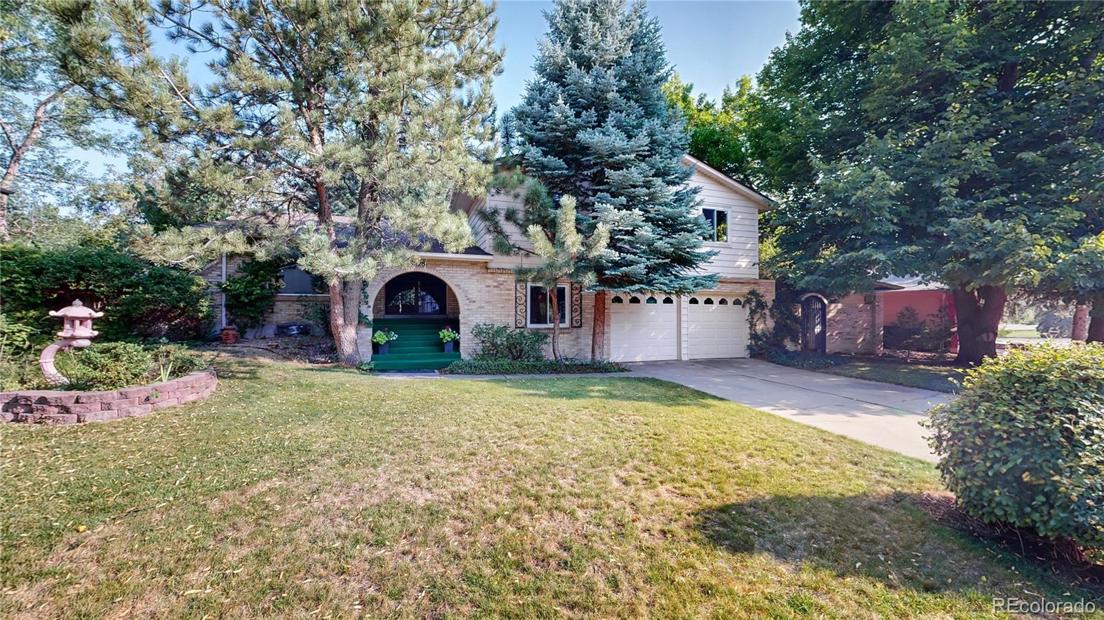 8228  Upham Court, arvada MLS: 2661710 Beds: 4 Baths: 3 Price: $660,000