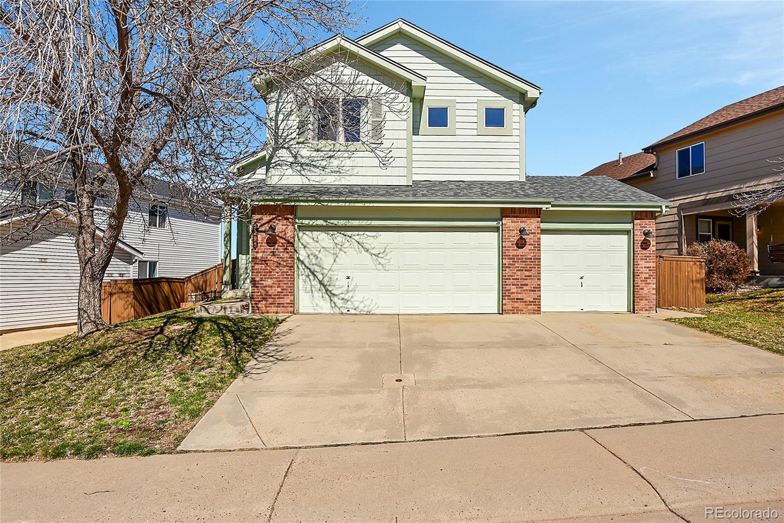 2295  hyacinth road, Highlands Ranch sold home. Closed on 2024-04-19 for $631,000.