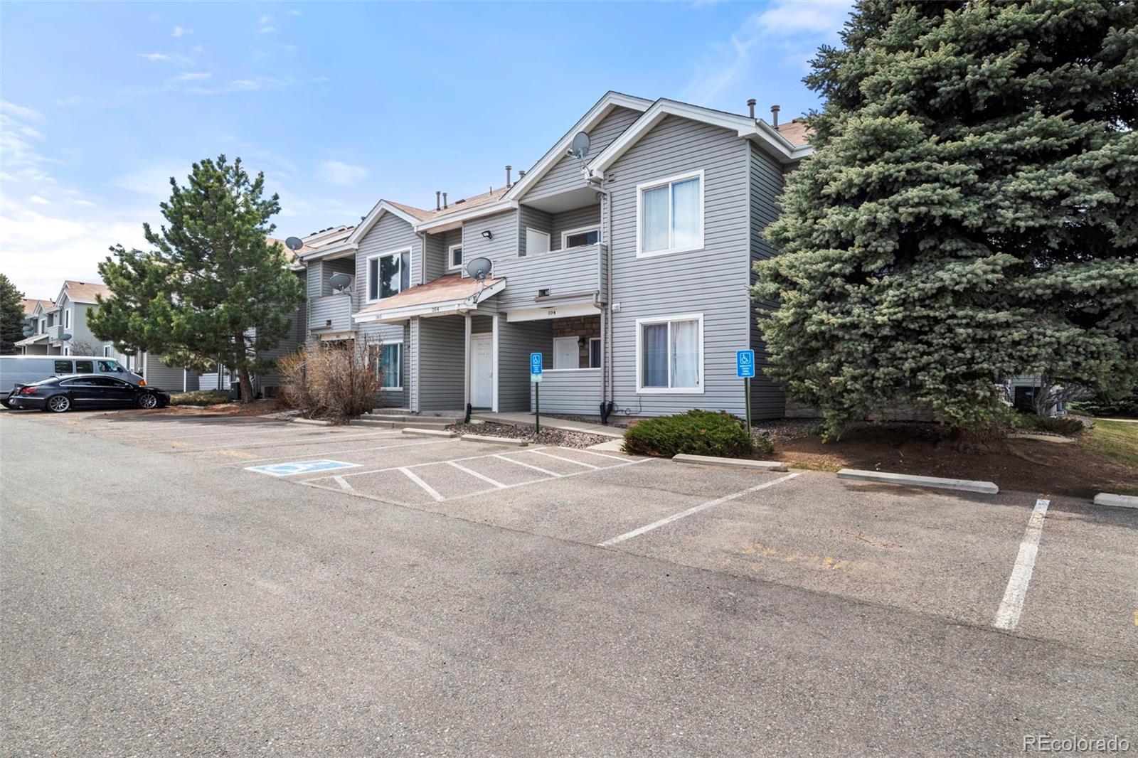 911 S Zeno Way 103, Aurora  MLS: 9575327 Beds: 1 Baths: 1 Price: $220,000