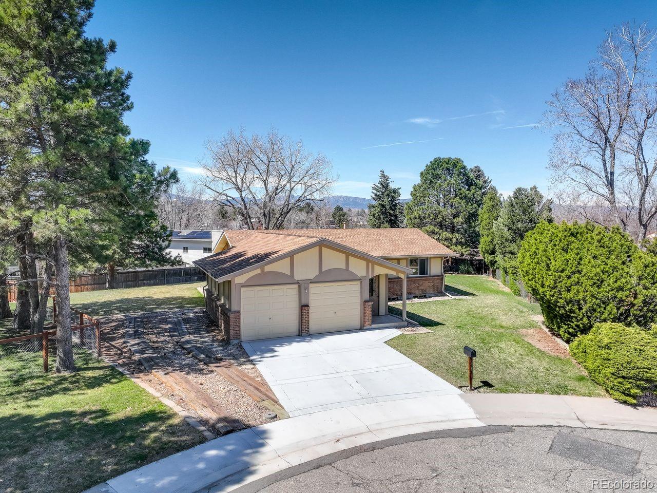 7837  dover court, arvada sold home. Closed on 2024-04-23 for $555,000.