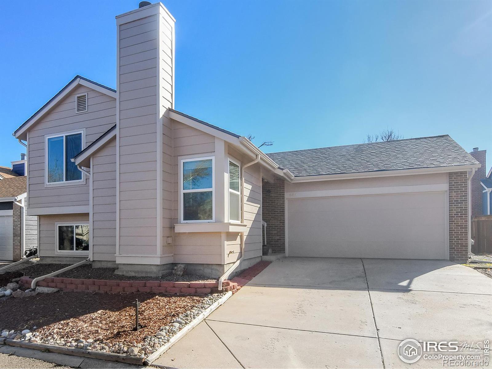 684  Delwood Court, highlands ranch MLS: 4567891006500 Beds: 3 Baths: 2 Price: $535,000