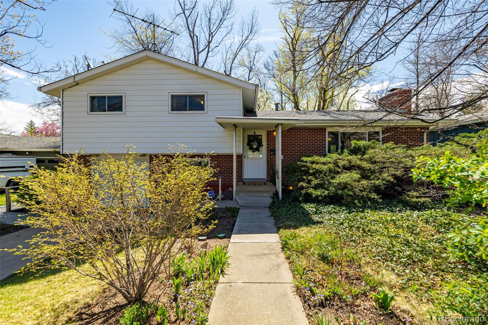 3430  Ash Avenue, boulder MLS: 2327095 Beds: 6 Baths: 3 Price: $889,000