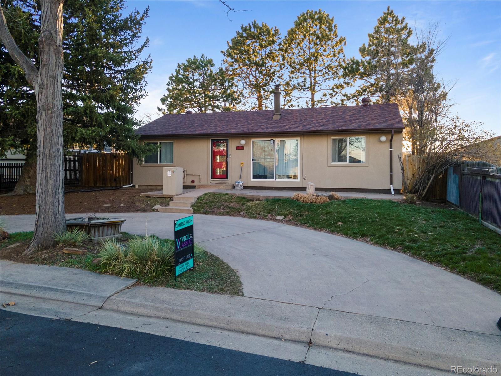 2735 S Linley Court, denver MLS: 2412642 Beds: 3 Baths: 1 Price: $440,000