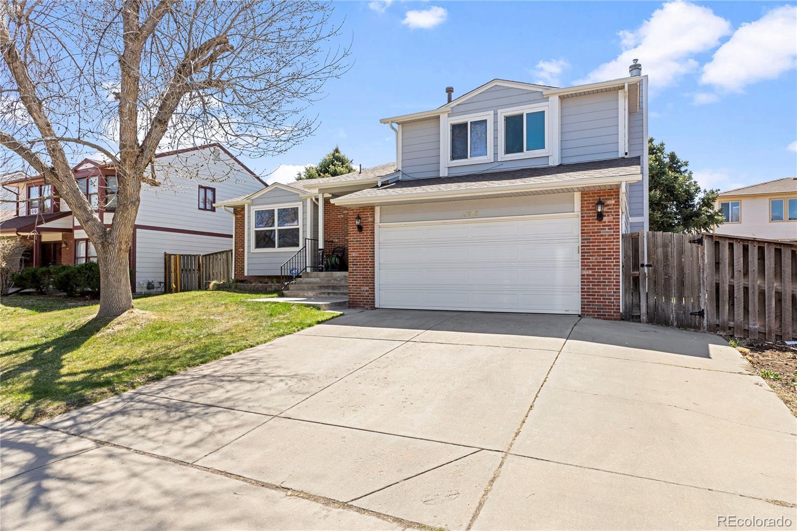 18920  Kelly Place, denver MLS: 6119661 Beds: 4 Baths: 3 Price: $520,000