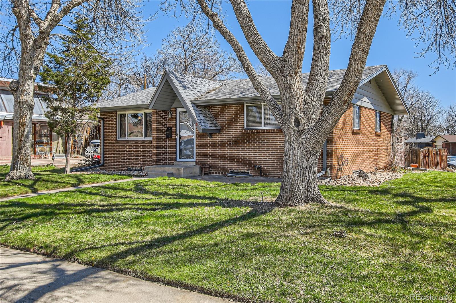 5126  Hoyt Street, arvada MLS: 8249610 Beds: 4 Baths: 2 Price: $585,000