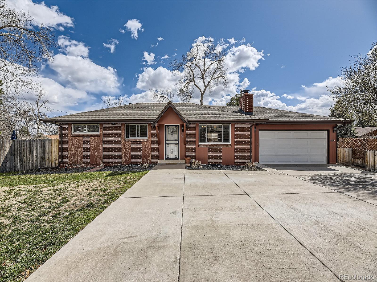 7770 W Chatfield Avenue, littleton MLS: 3220789 Beds: 4 Baths: 2 Price: $635,000