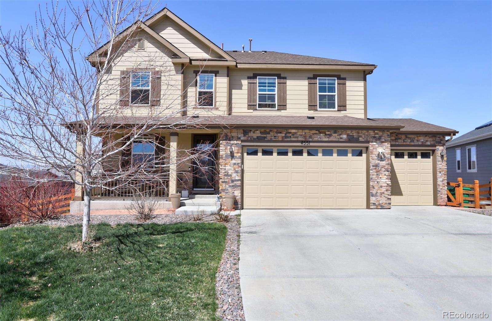 4551 S Valdai Way, aurora MLS: 8628769 Beds: 5 Baths: 4 Price: $785,000