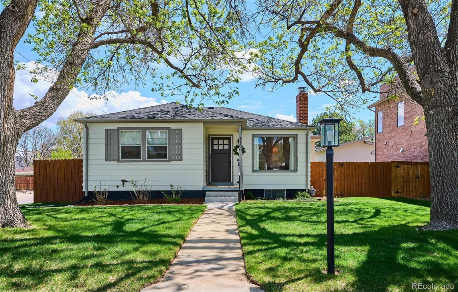 1100 S Monroe Street, denver MLS: 4683781 Beds: 4 Baths: 2 Price: $799,000