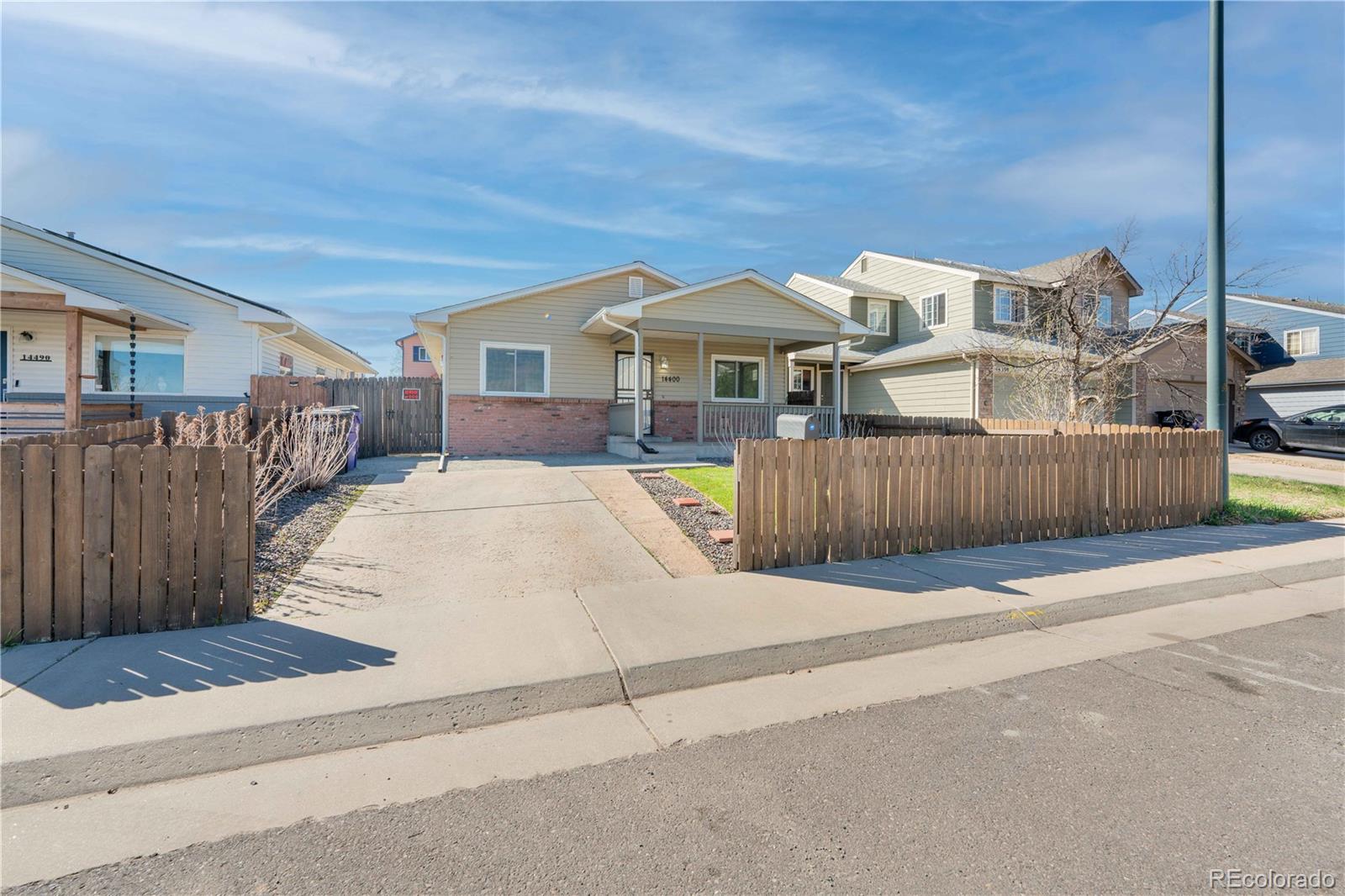 14400 E Elk Drive, denver MLS: 2973513 Beds: 4 Baths: 3 Price: $445,000