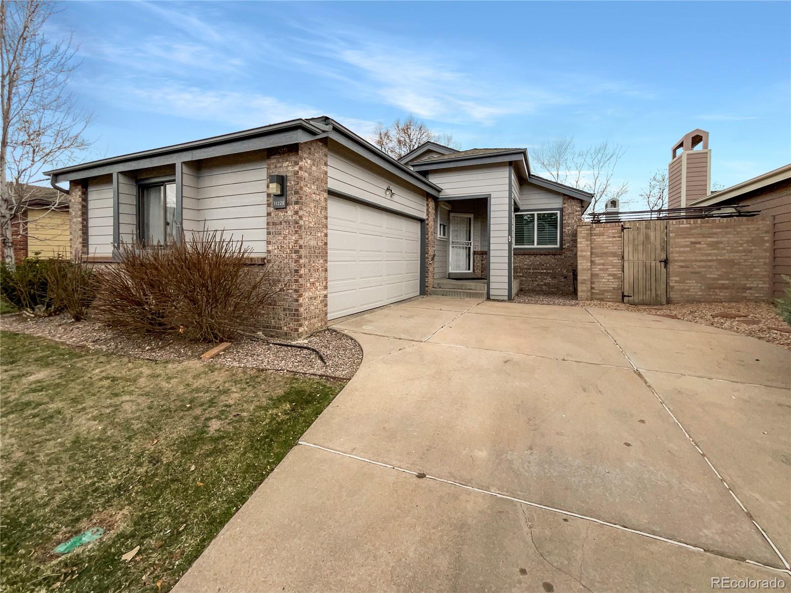 11228 E Baltic Drive, aurora MLS: 7500217 Beds: 3 Baths: 3 Price: $475,000