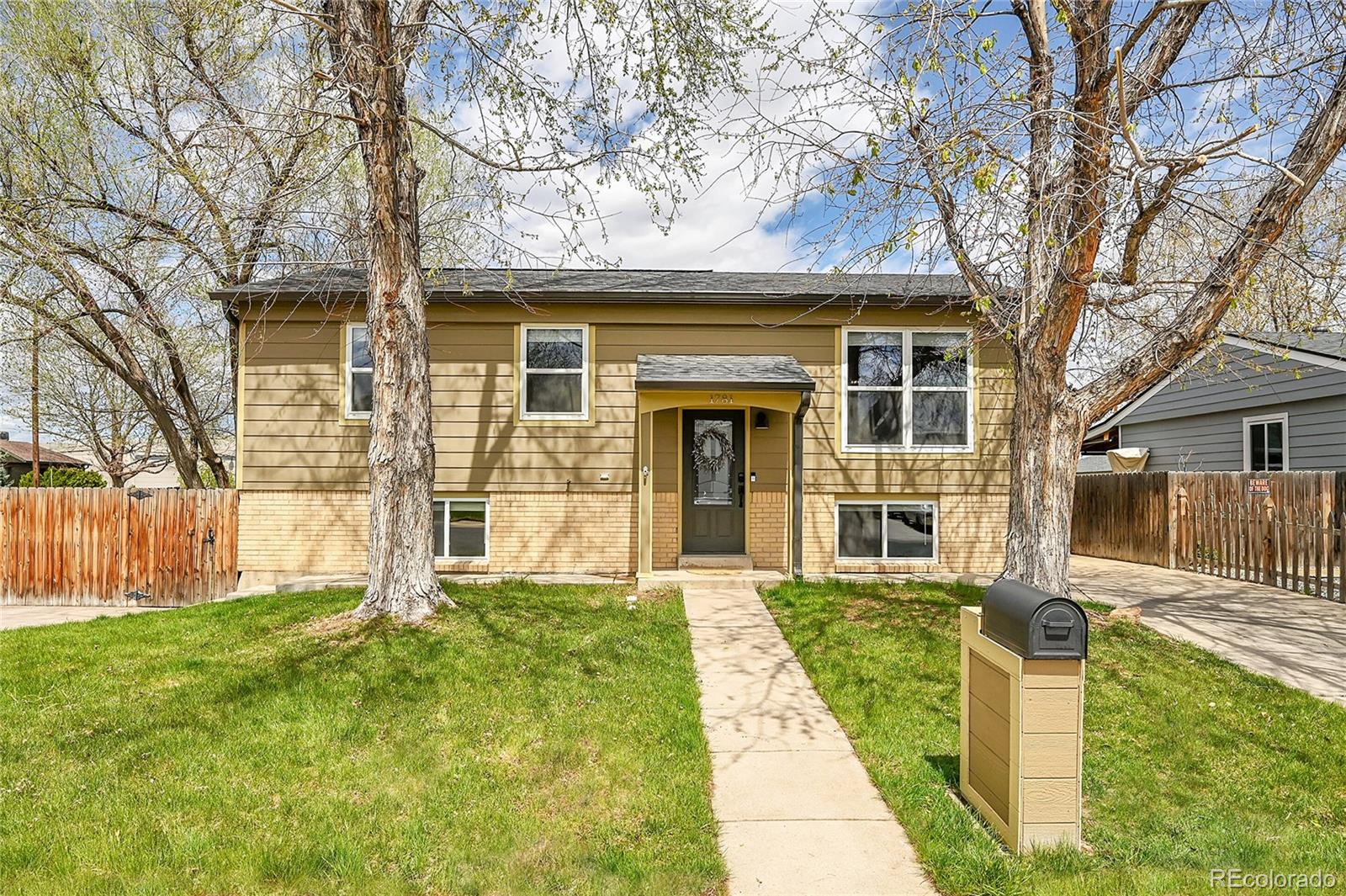 1781 W 55th Place, denver MLS: 3365255 Beds: 5 Baths: 2 Price: $650,000