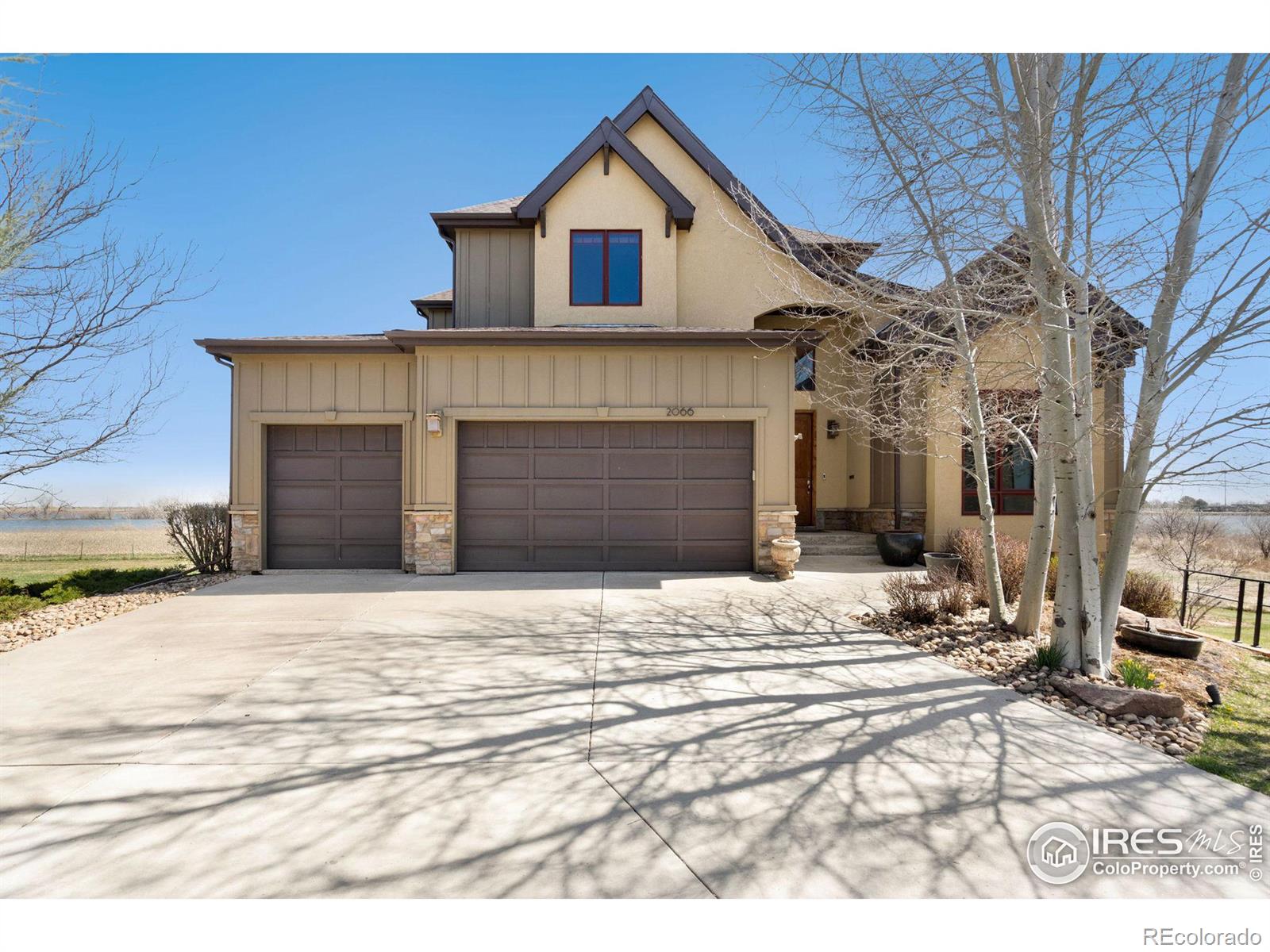 2066  Seven Lakes Drive, loveland MLS: 4567891007214 Beds: 3 Baths: 4 Price: $949,000