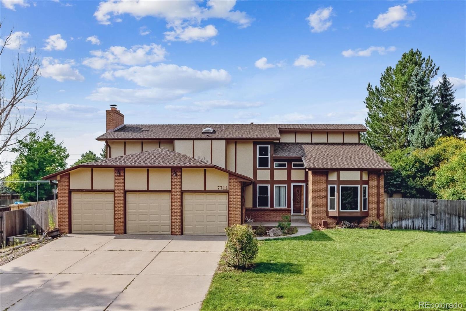 7712 W Alder Drive, littleton MLS: 3399818 Beds: 5 Baths: 4 Price: $730,000