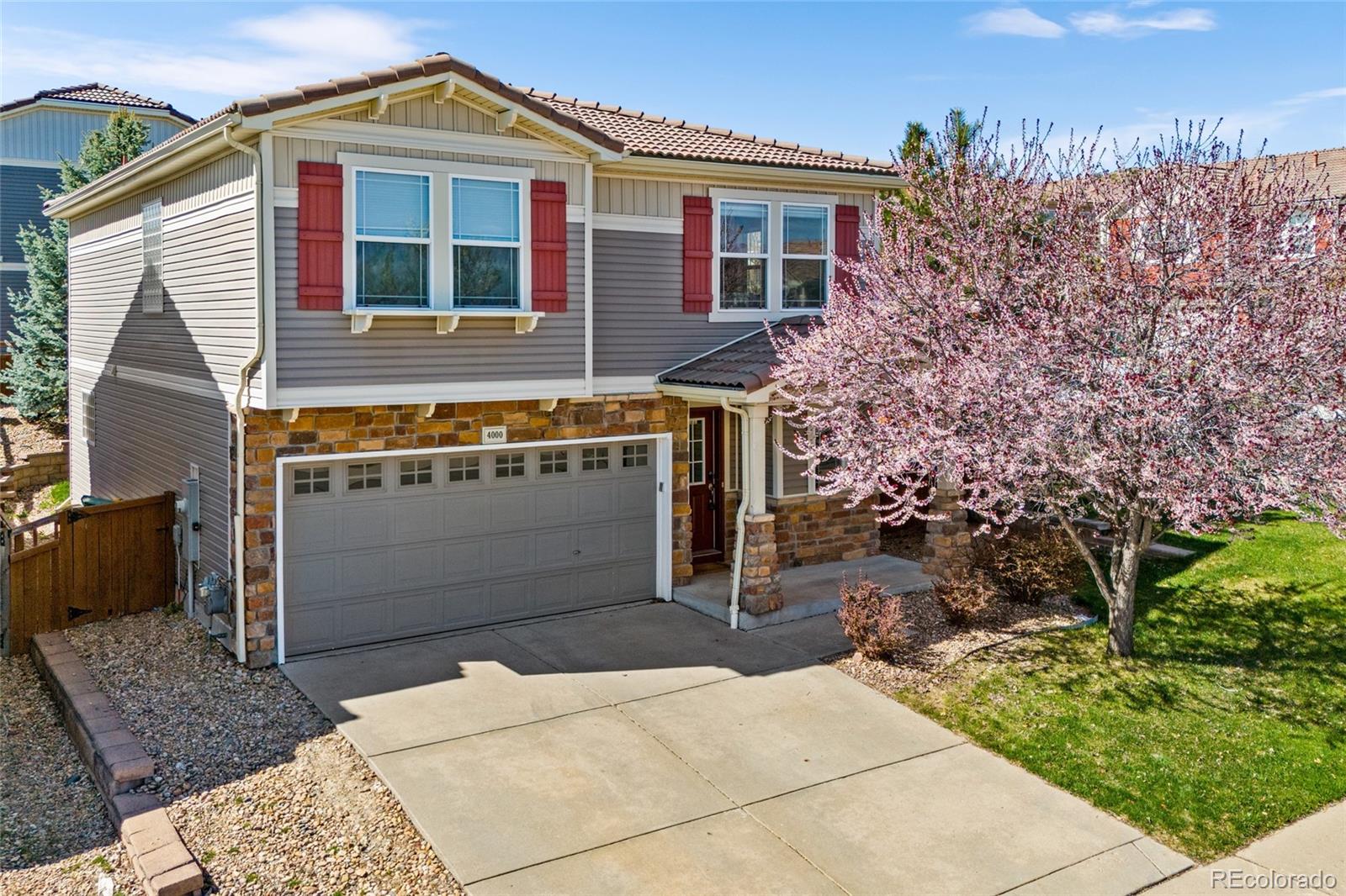 4000  Alcazar Drive, castle rock MLS: 8674338 Beds: 3 Baths: 3 Price: $550,000