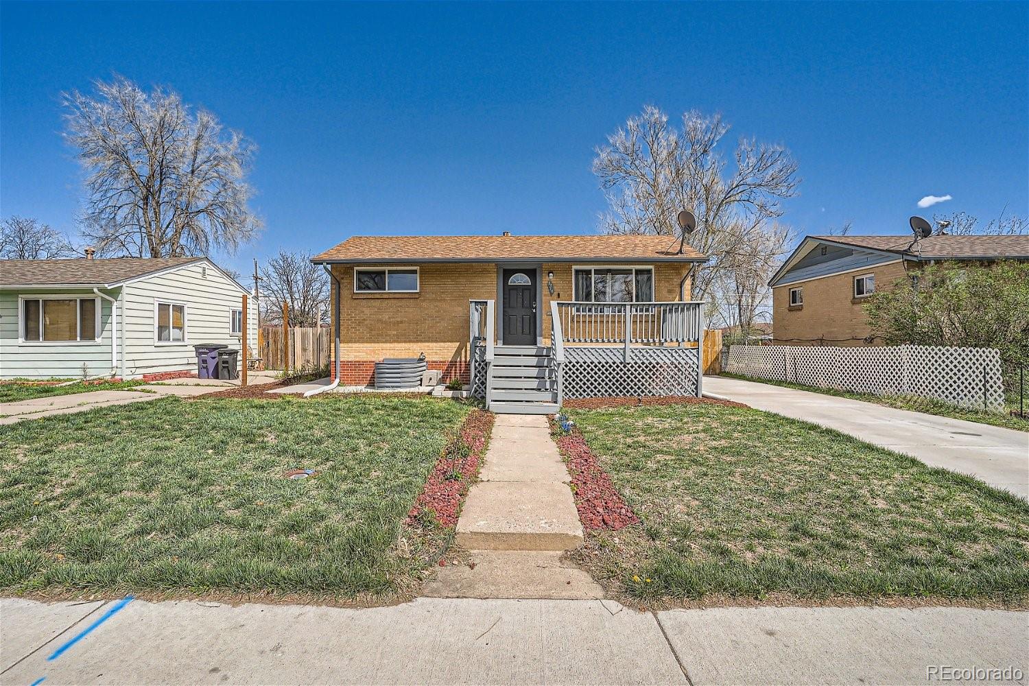 1270 s knox court, Denver sold home. Closed on 2024-10-31 for $490,000.