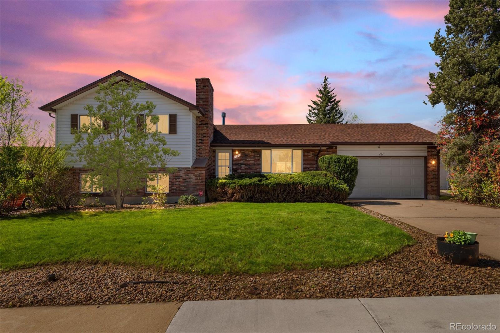 624 W 99th Avenue, northglenn MLS: 3766479 Beds: 3 Baths: 2 Price: $485,000