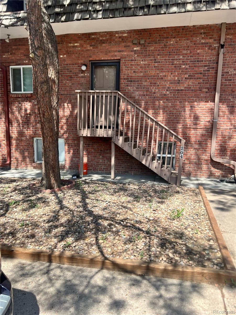 5401 E Warren Avenue 204, Denver  MLS: 2658882 Beds: 2 Baths: 2 Price: $110,000