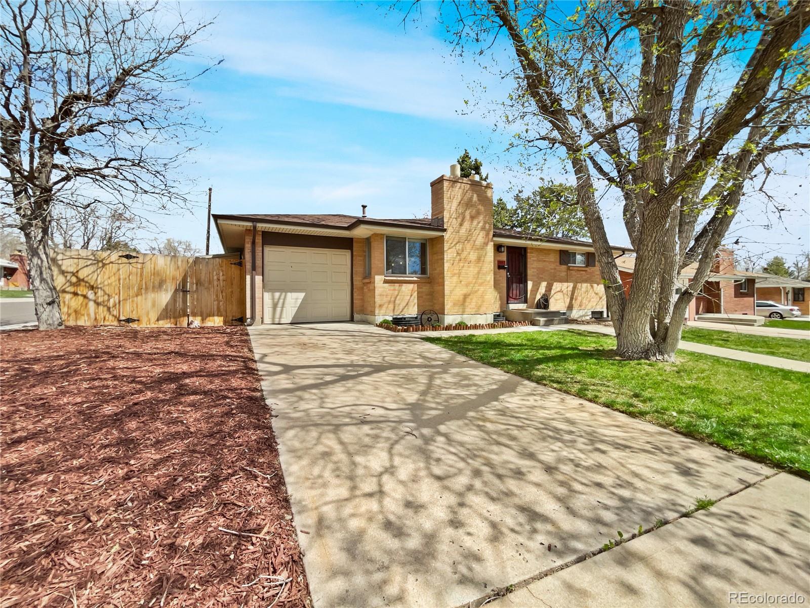 3567 W Alamo Avenue, littleton MLS: 2656660 Beds: 2 Baths: 2 Price: $556,000