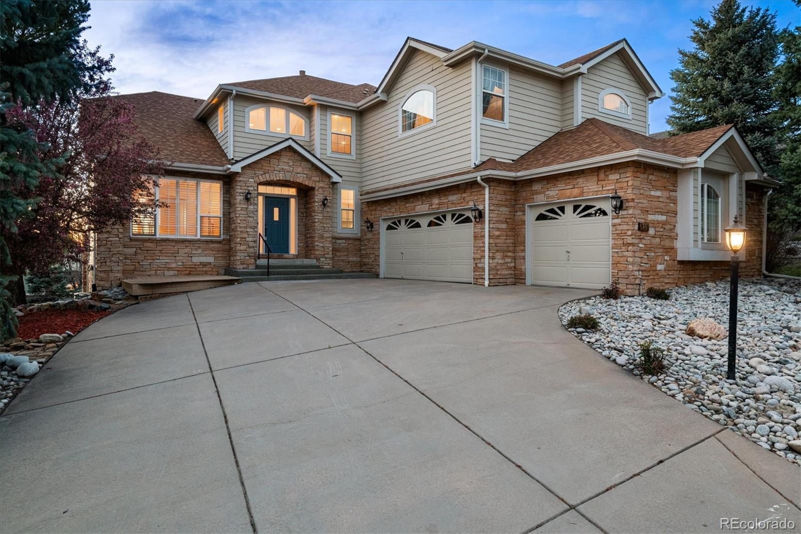 6281 S Sicily Way, aurora MLS: 1702561 Beds: 5 Baths: 4 Price: $799,000