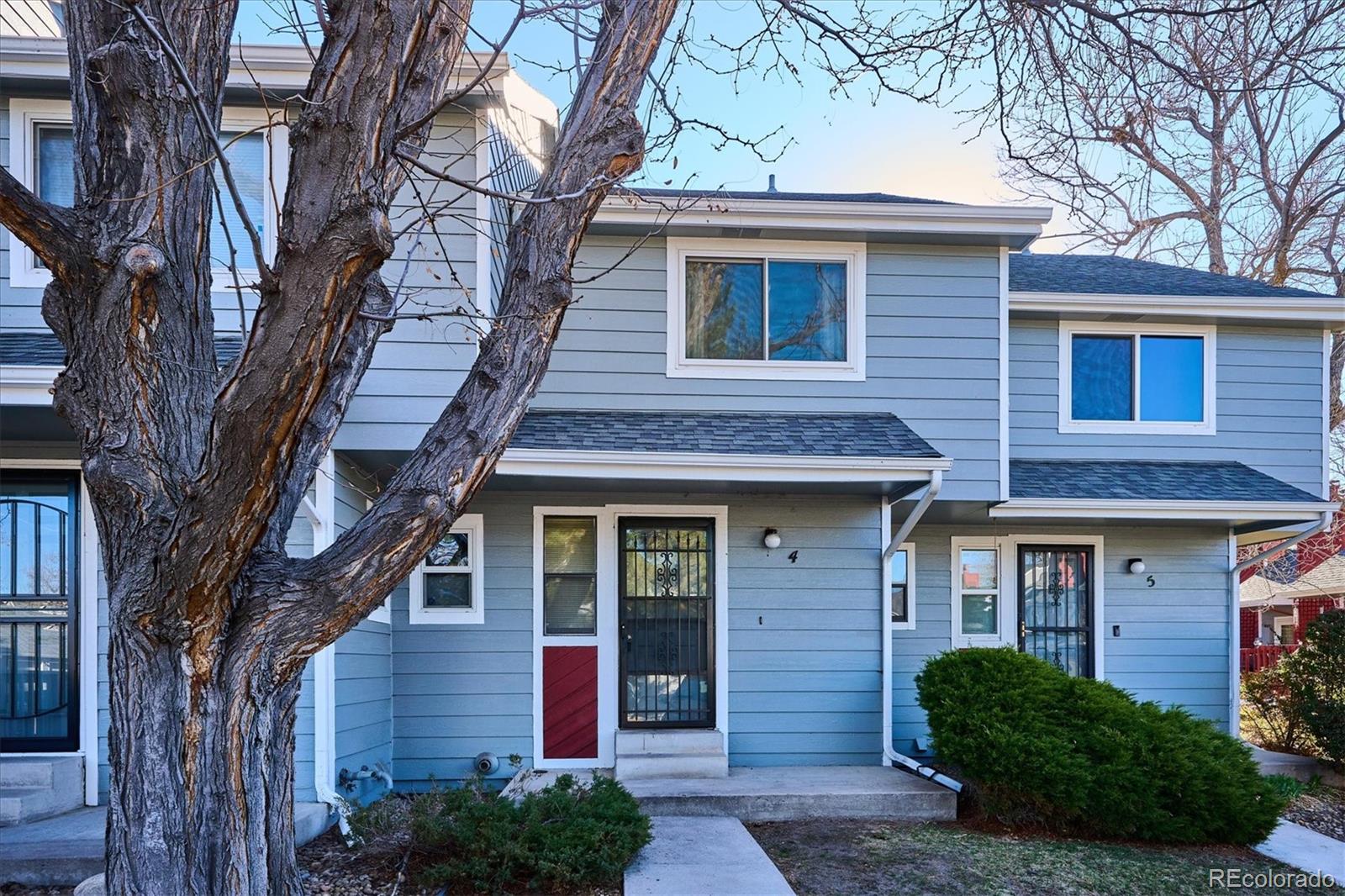 1475 s quebec way, Denver sold home. Closed on 2024-06-12 for $295,000.