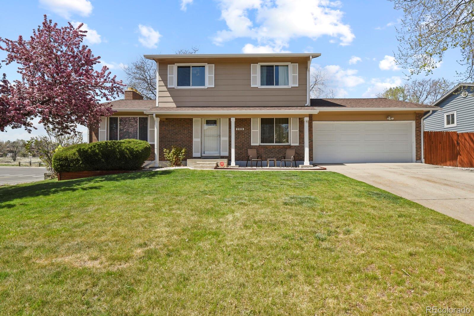 8203  Otis Court, arvada MLS: 1979742 Beds: 3 Baths: 3 Price: $639,000