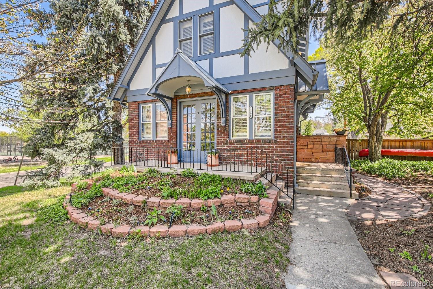 2390  Ivanhoe Street, denver MLS: 5511866 Beds: 2 Baths: 2 Price: $780,000