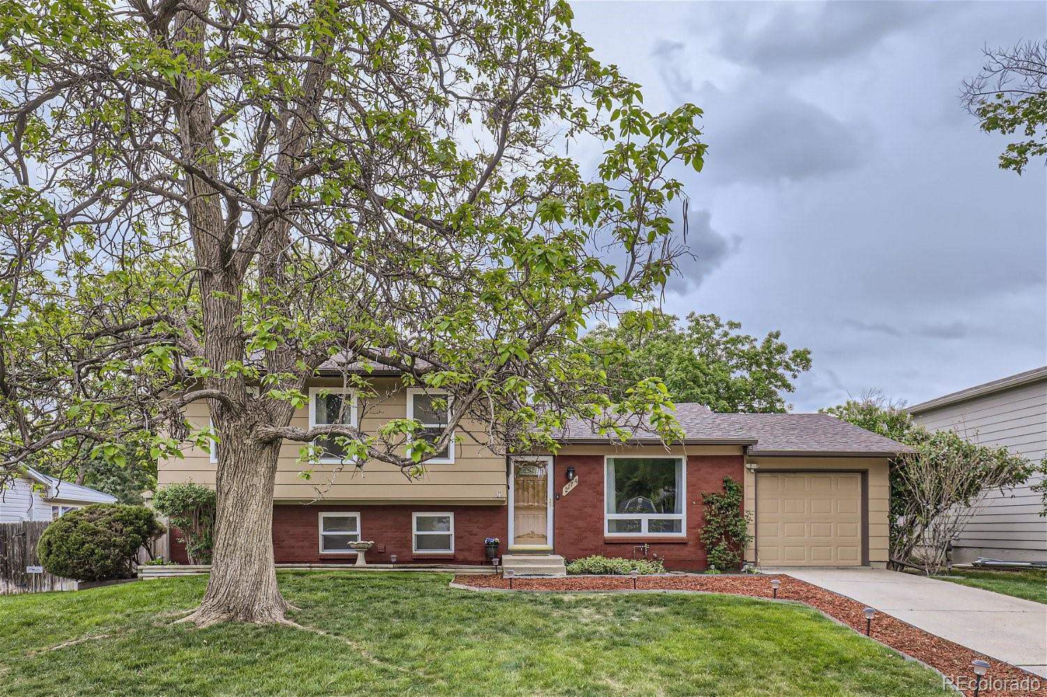 2174 S Lewiston Street, aurora MLS: 5019473 Beds: 4 Baths: 2 Price: $475,000