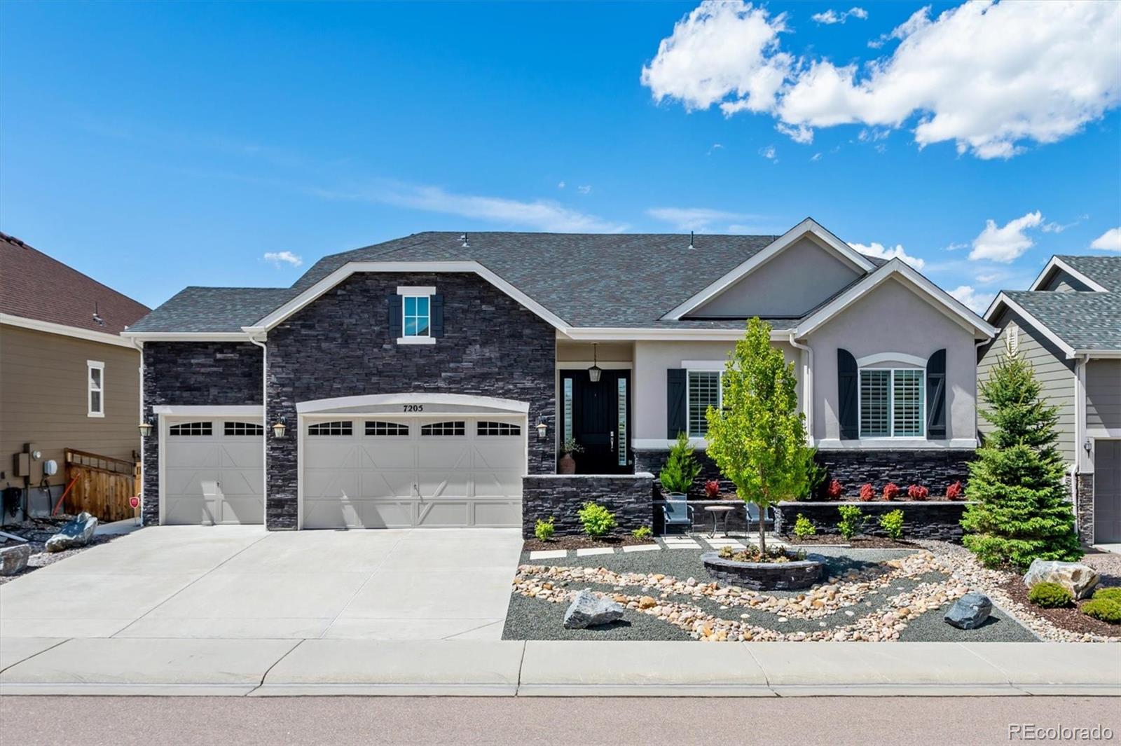 7205  Greenwater Circle, castle rock MLS: 5397959 Beds: 3 Baths: 4 Price: $985,000