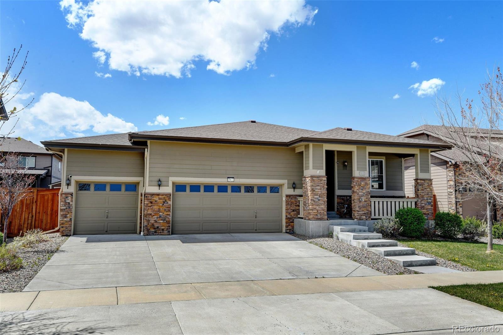 71 S Jackson Gap Way, aurora MLS: 5111445 Beds: 5 Baths: 3 Price: $640,000