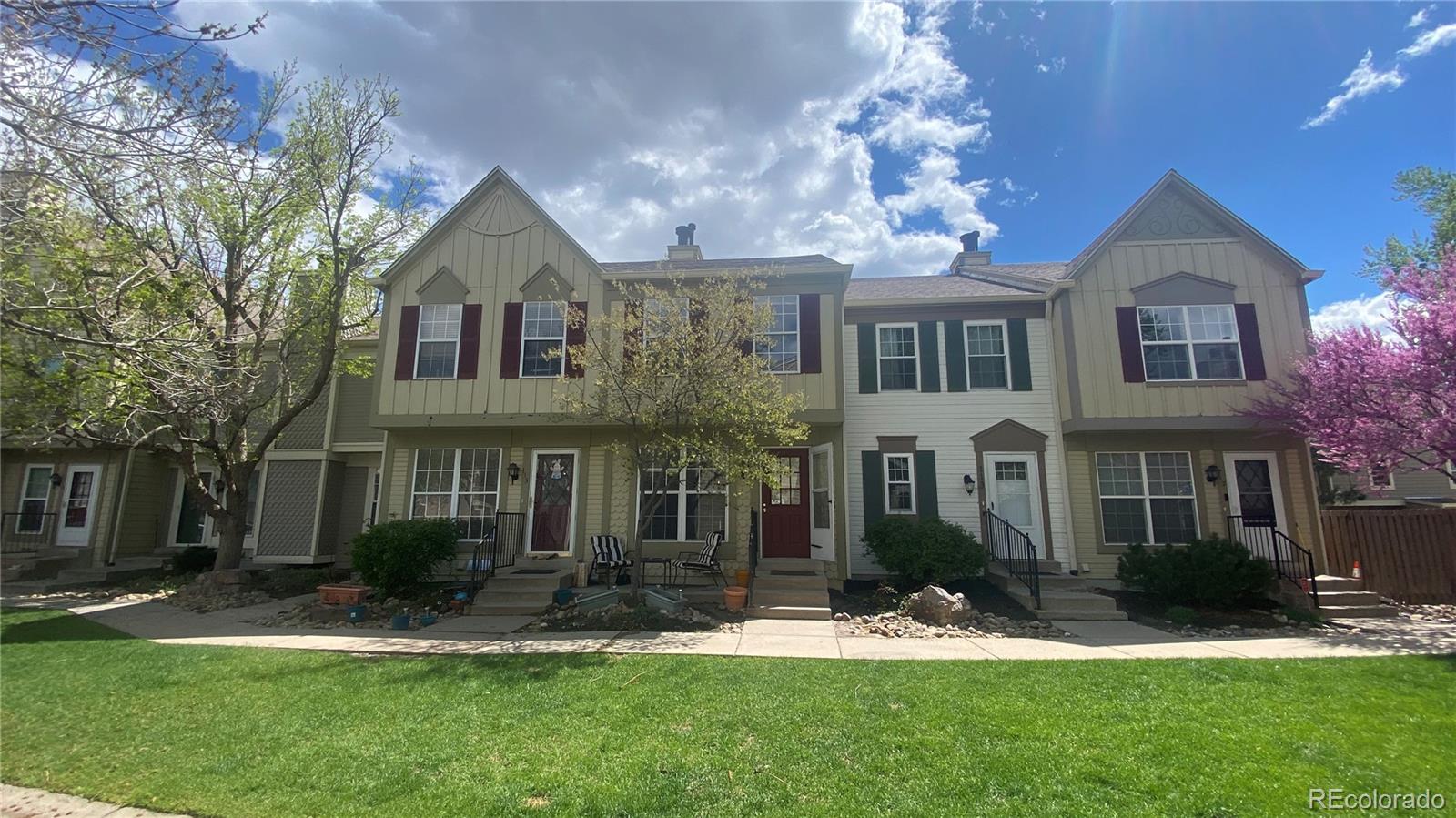 1811 S Quebec Way, denver MLS: 7512024 Beds: 2 Baths: 2 Price: $299,900