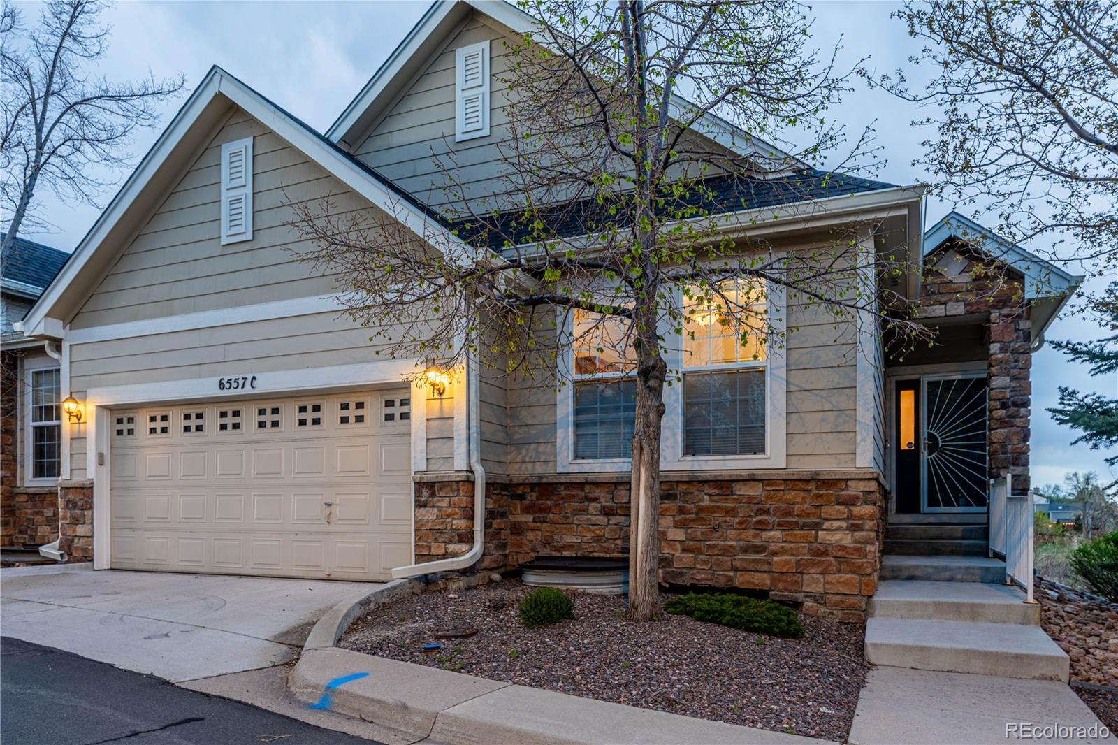 6557 S Reed Way C, Littleton  MLS: 9205340 Beds: 2 Baths: 2 Price: $595,000