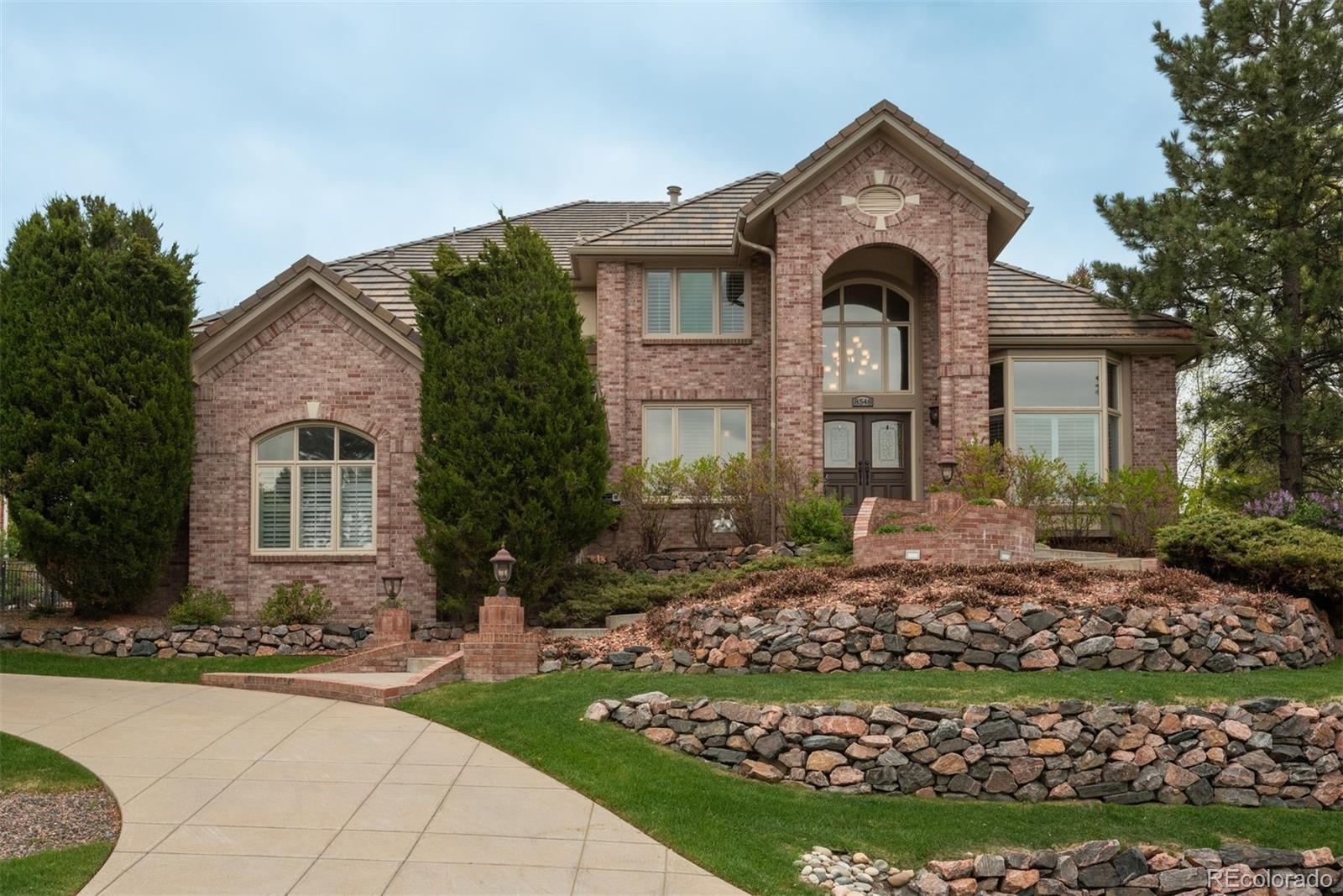 8548  Colonial Drive, lone tree MLS: 7418202 Beds: 5 Baths: 6 Price: $1,600,000