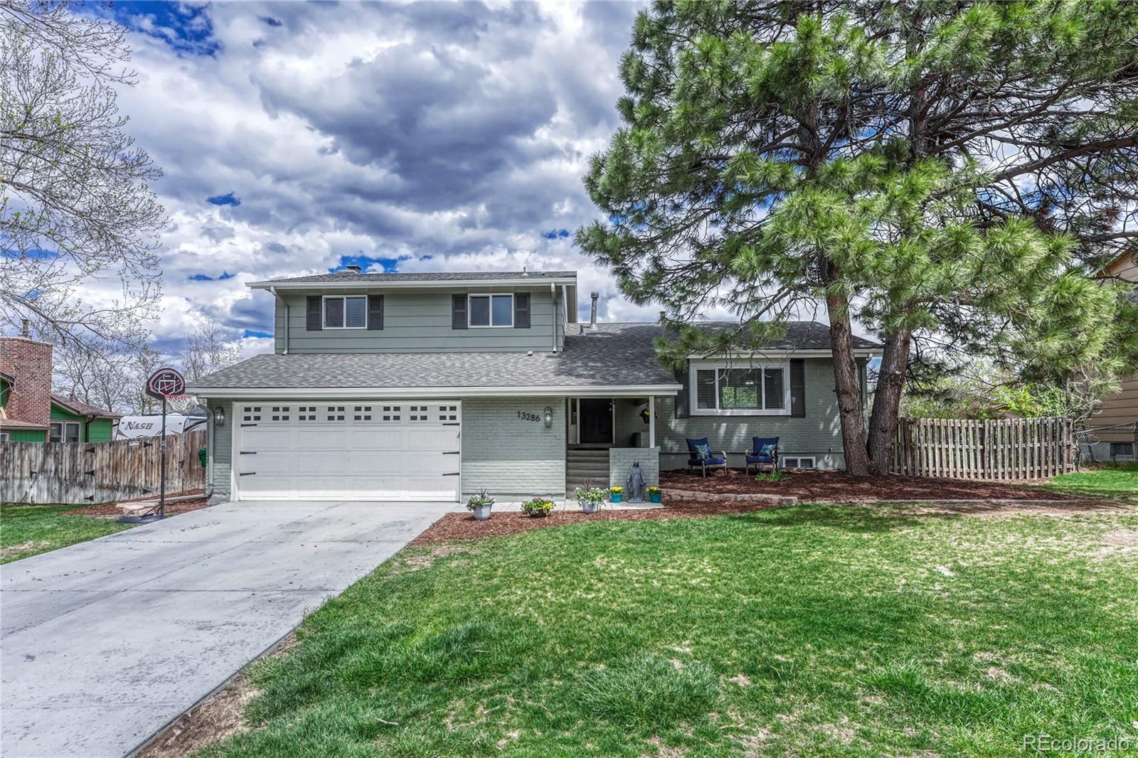 13286  Rigel Drive, lone tree MLS: 7186326 Beds: 3 Baths: 3 Price: $659,000