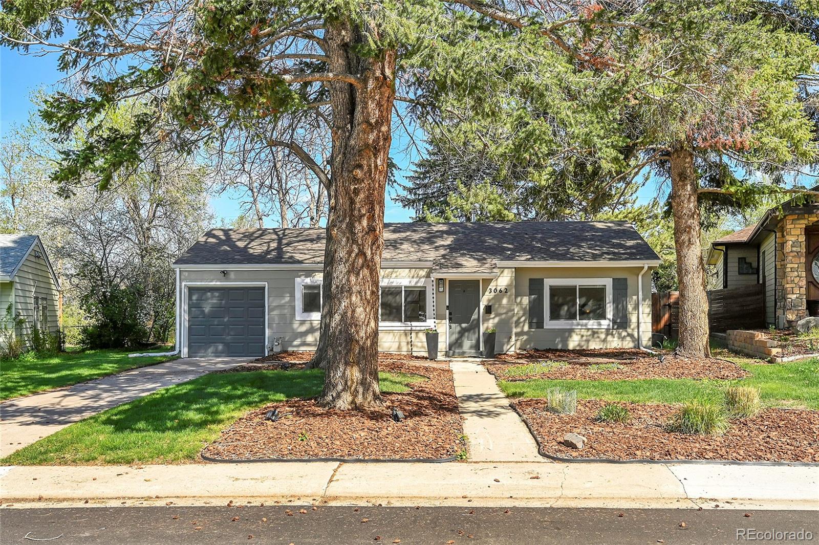 3062 S Flamingo Way, denver MLS: 4882970 Beds: 3 Baths: 2 Price: $555,000