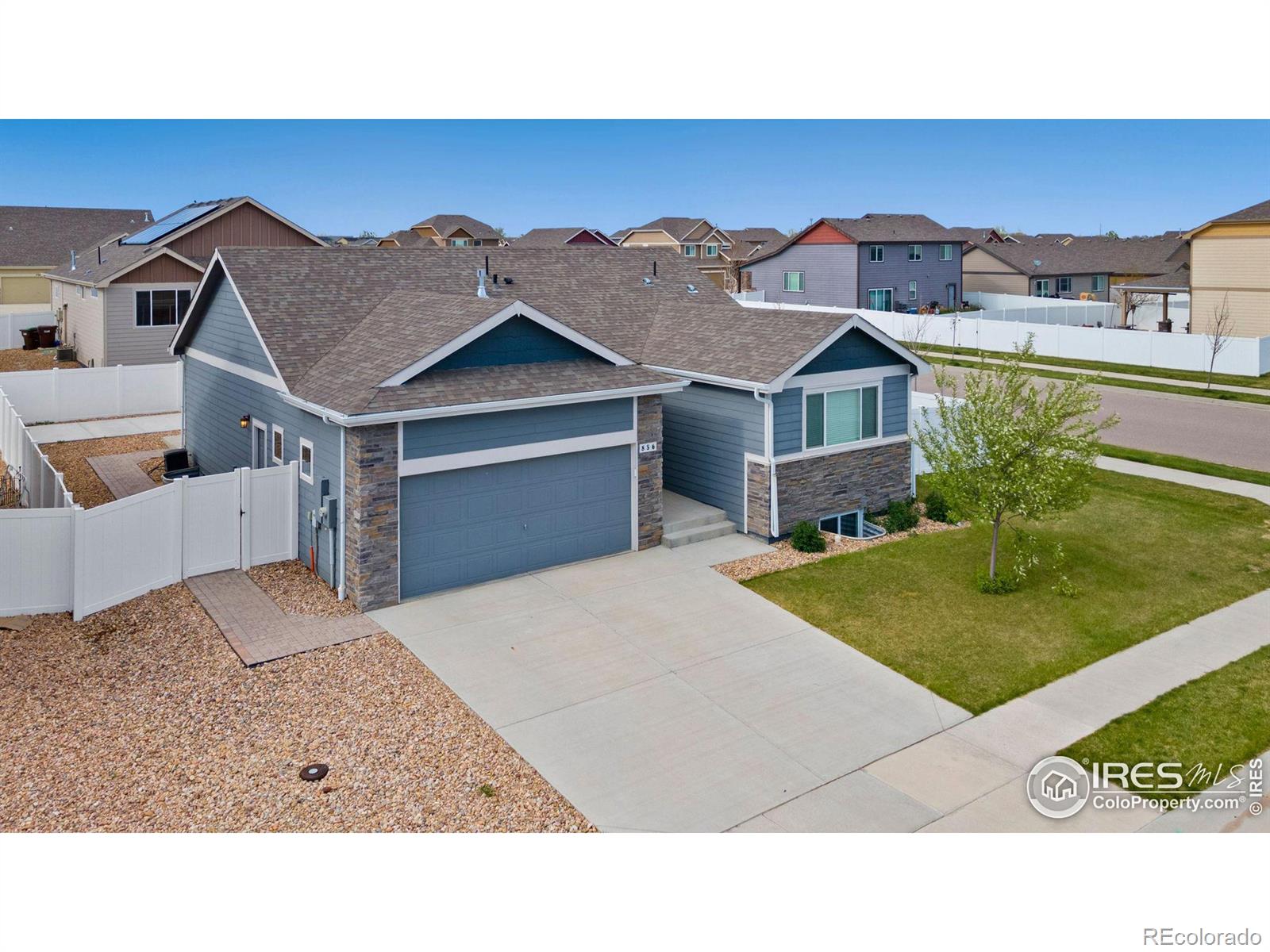 856  Sunlight Peak Drive, severance MLS: 4567891008456 Beds: 3 Baths: 2 Price: $435,000