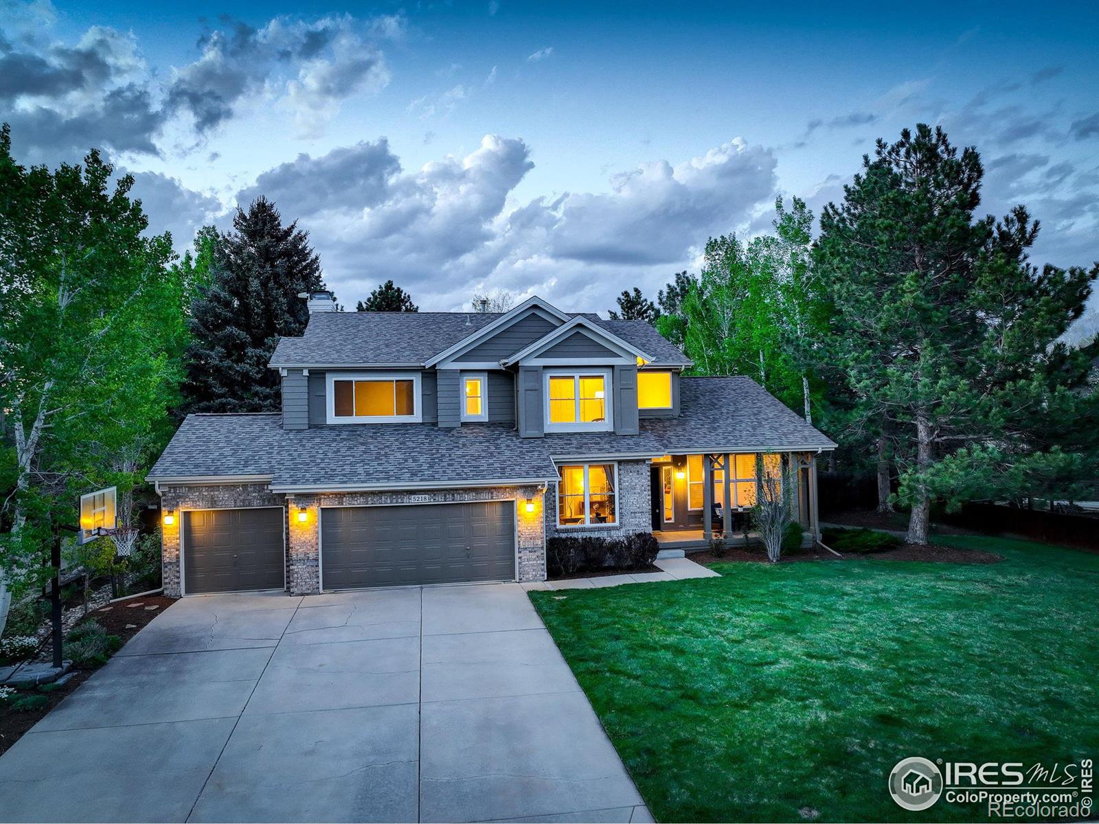 5218  Pinehurst Drive, boulder MLS: 4567891008663 Beds: 5 Baths: 4 Price: $1,417,000