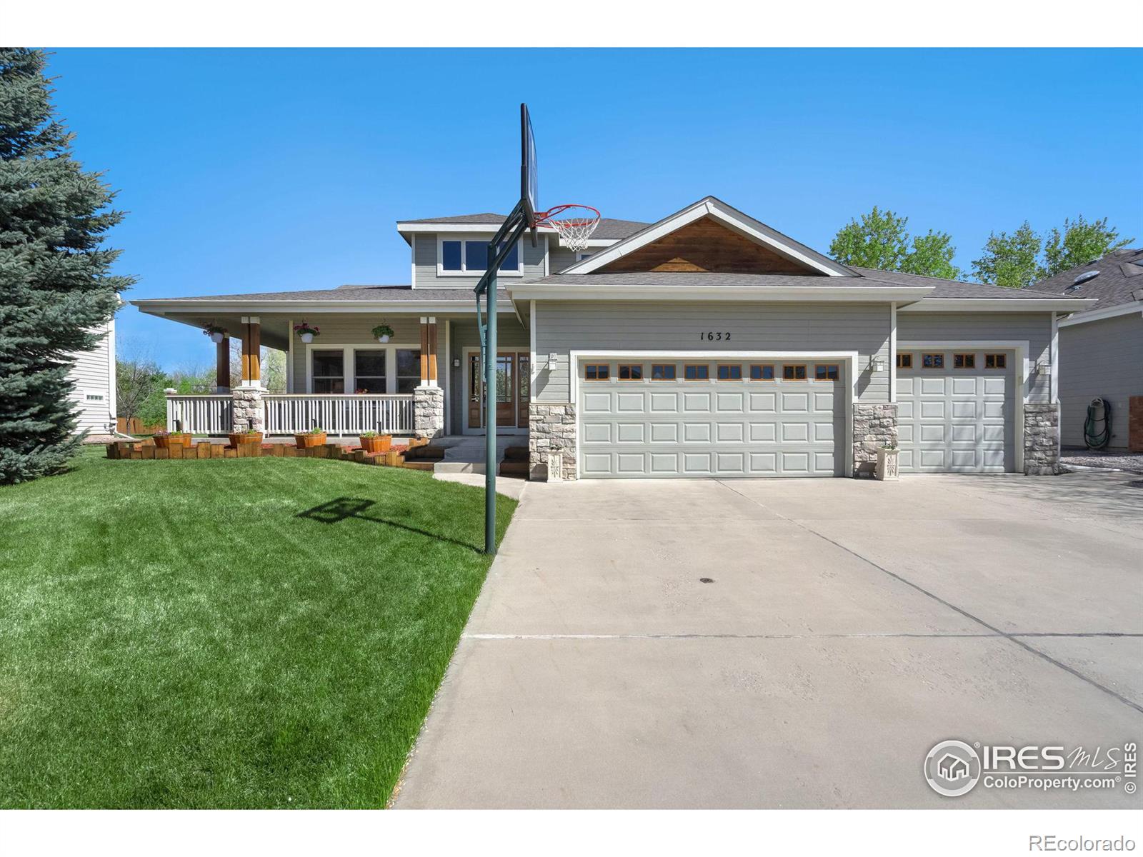 1632  Greengate Drive, fort collins MLS: 4567891008830 Beds: 6 Baths: 4 Price: $915,000