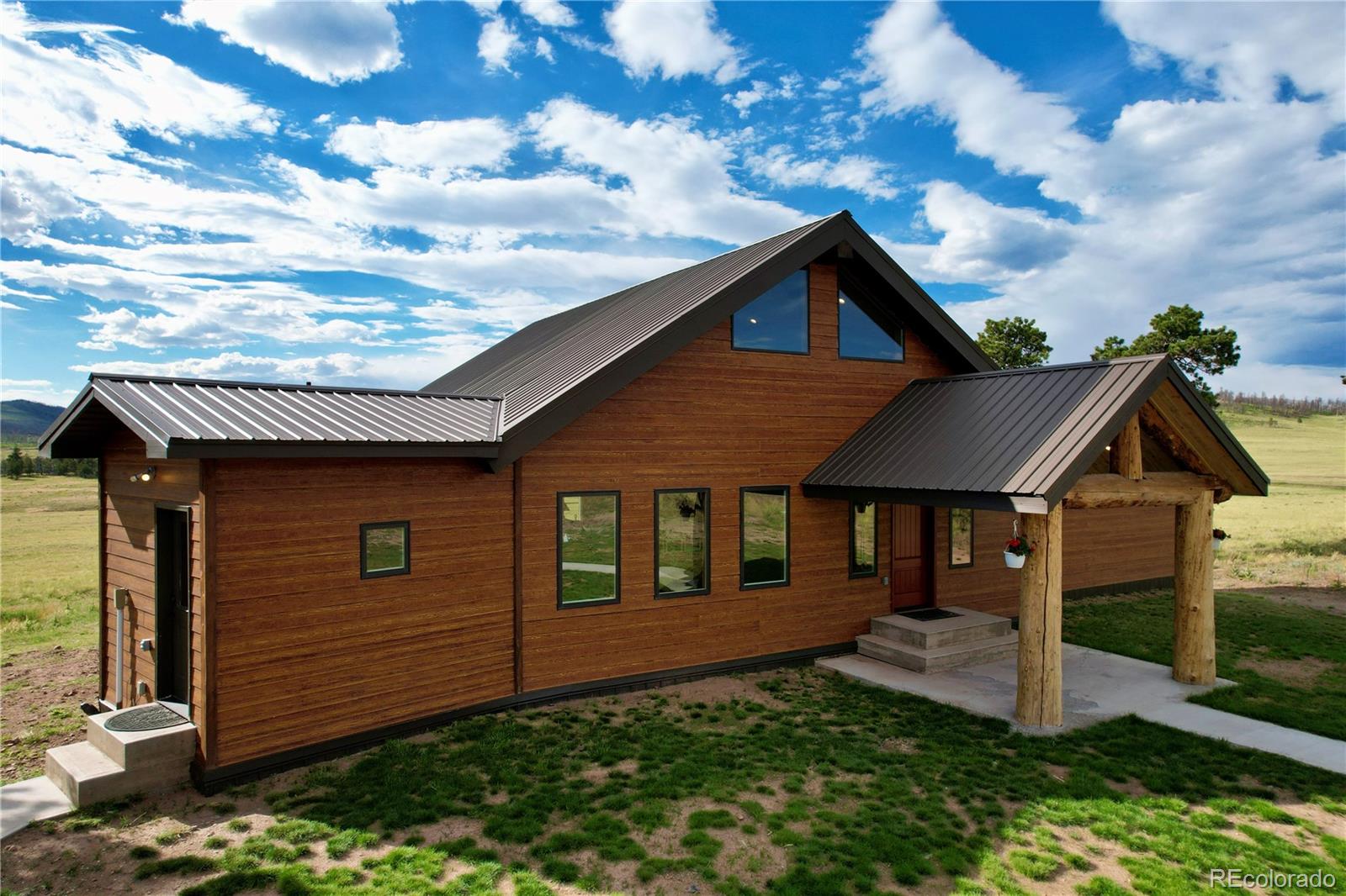 2104 sigler drive, Fort Garland sold home. Closed on 2025-05-22 for $568,000.