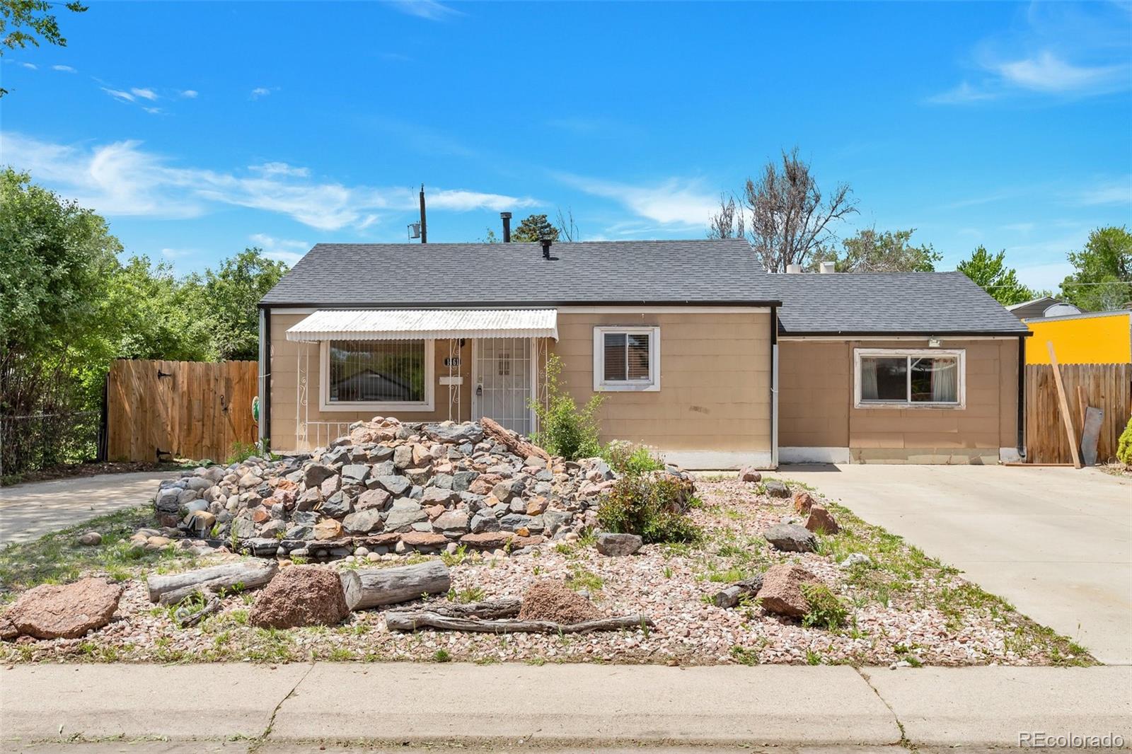 1461 S Meade Street, denver MLS: 7725128 Beds: 4 Baths: 2 Price: $409,900