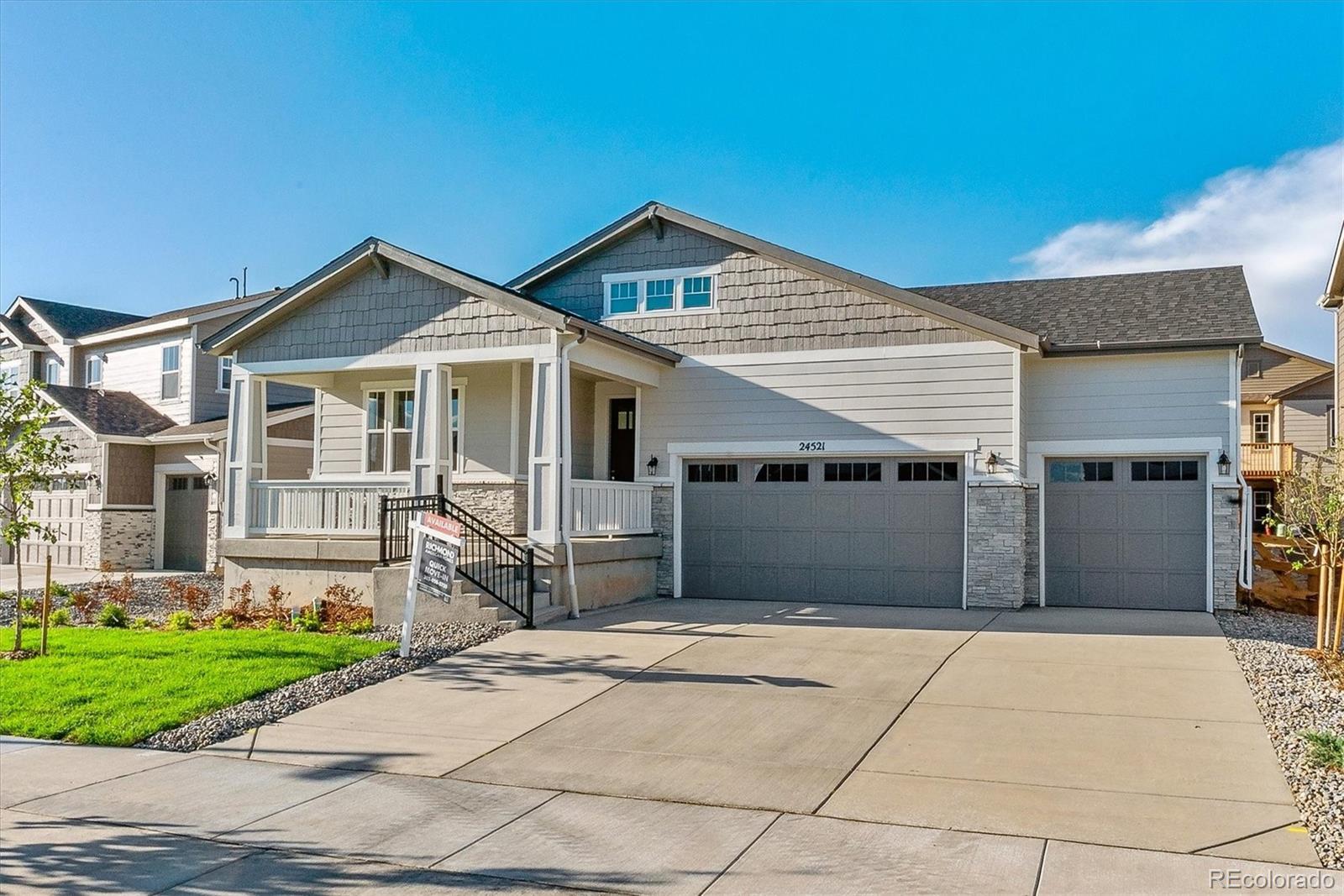 24521 E 37th Avenue, aurora MLS: 9879128 Beds: 5 Baths: 3 Price: $674,950