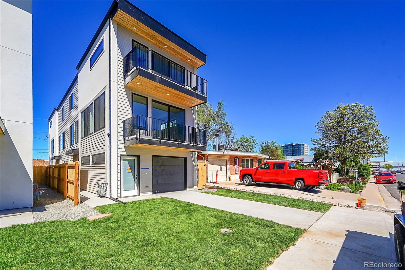 2195 S Birch Street, denver MLS: 5513431 Beds: 3 Baths: 4 Price: $775,000