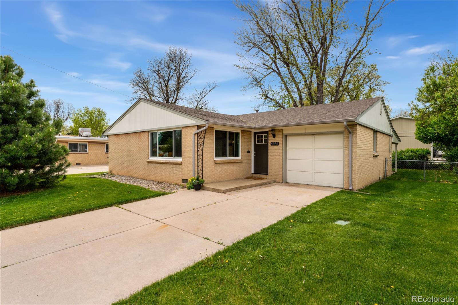 5965  Garrison Street, arvada MLS: 9391957 Beds: 3 Baths: 2 Price: $595,000