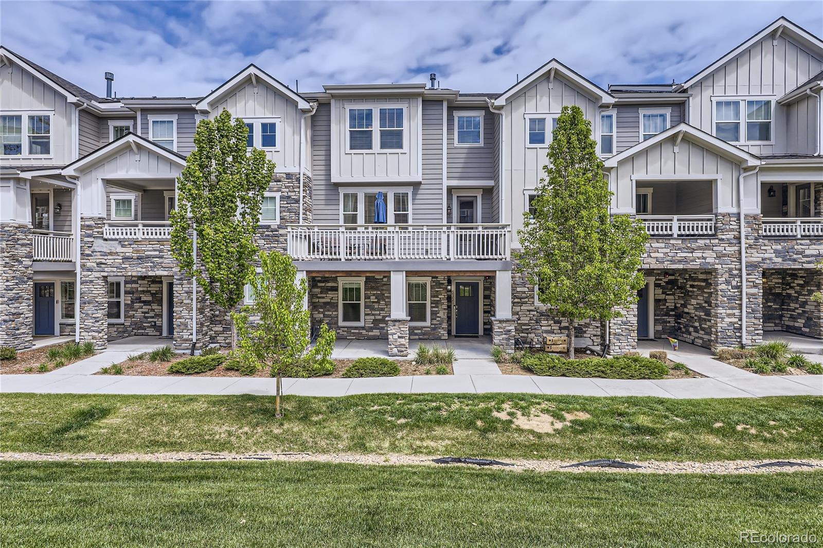 5355 W 97th Avenue , Broomfield  MLS: 9579377 Beds: 3 Baths: 4 Price: $575,000