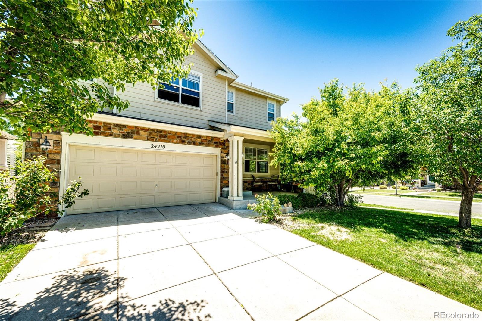 24210 E Wyoming Place, aurora MLS: 6889561 Beds: 3 Baths: 4 Price: $565,000