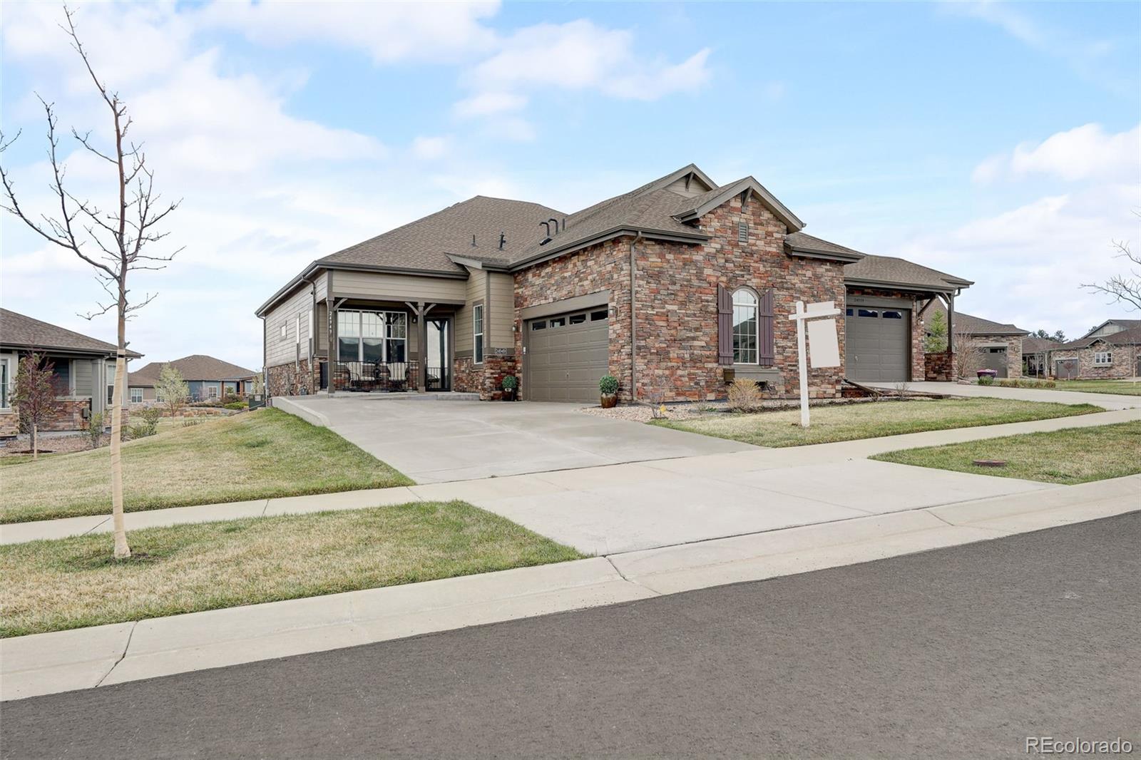 24949 E Alder Drive, aurora MLS: 3161917 Beds: 4 Baths: 3 Price: $650,000